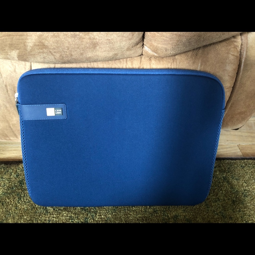 NWOT Case Logic Laptop Sleeve Royal Blue